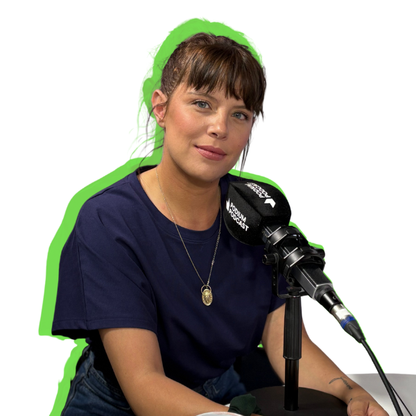 La actriz y divulgadora Andrea Ros (@madremente), durante la grabación del episodio 5 del videopodcast Humanidad Inconformista, de Médicos Sin Fronteras y Podium Podcast